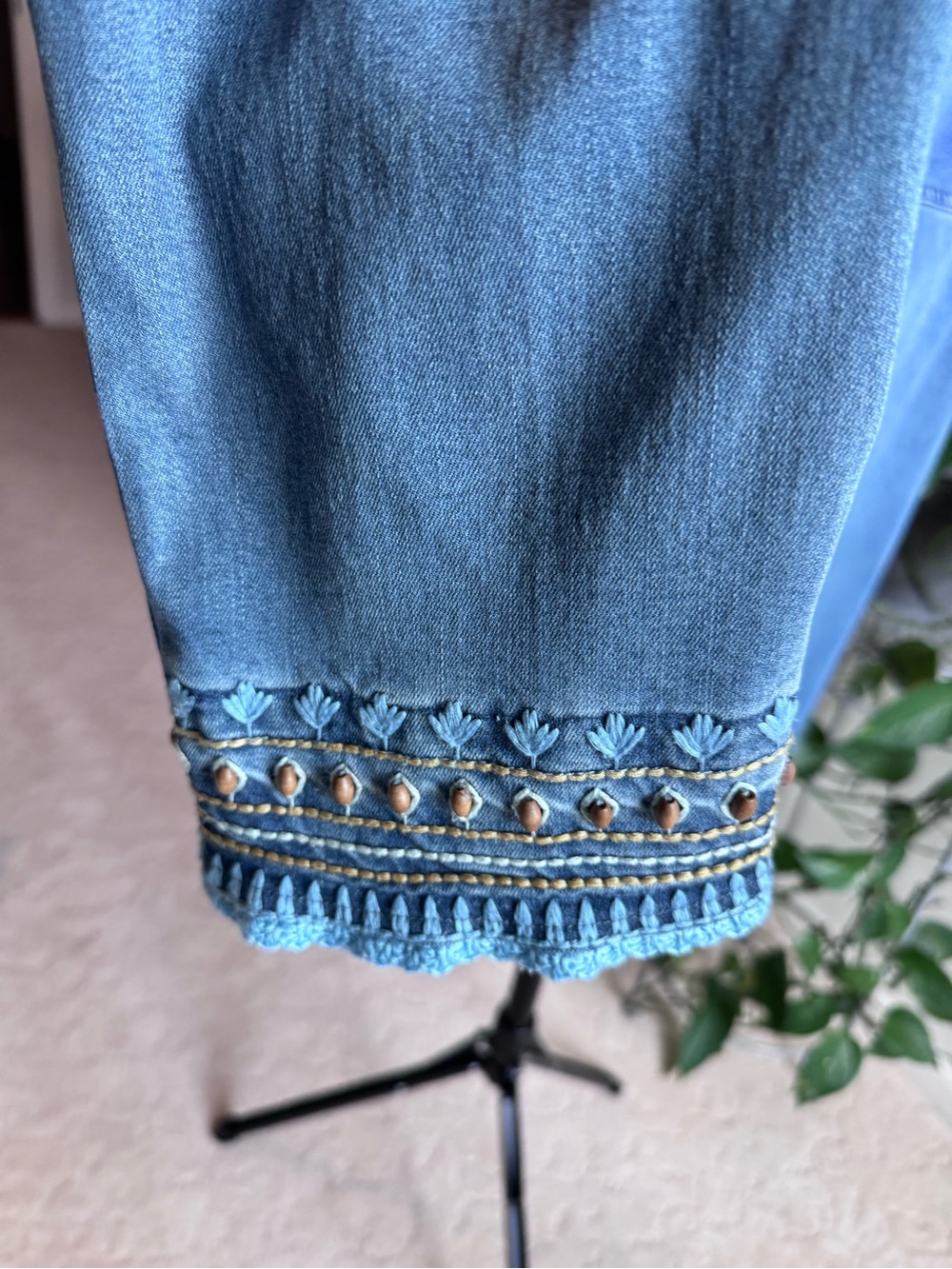 Ruby Rd. Light Blue Embroidered Cropped Jeans SHIPS NOW NEW! - Picture 5 of 9